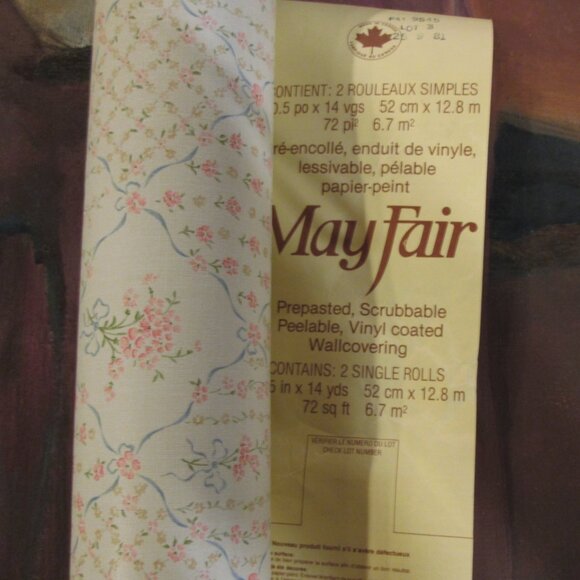 Vintage 1980s Floral Diamond Motif Wallpaper - Picture 5 of 12